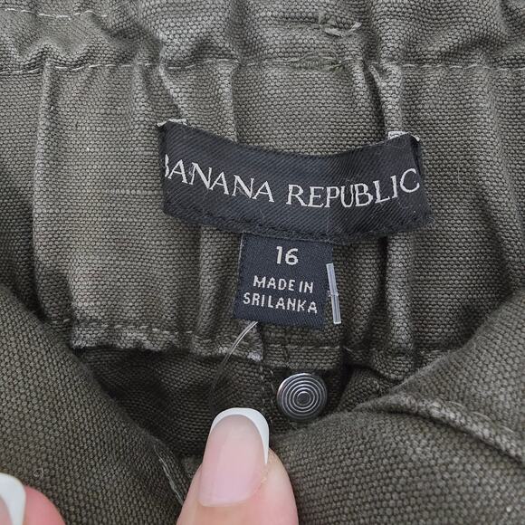 Banana Republic Paper Bag Shorts with Belt, NWOT, Olive Green Size 16 - Picture 4 of 9